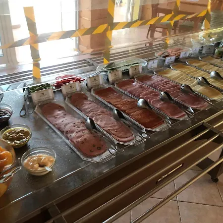 Club House Cvl Hotel 4*