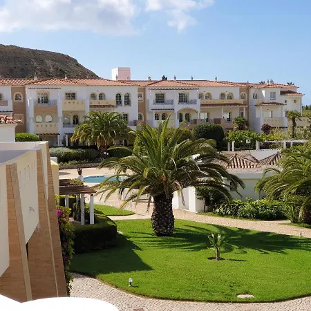 ホテル Club House Cvl 4*