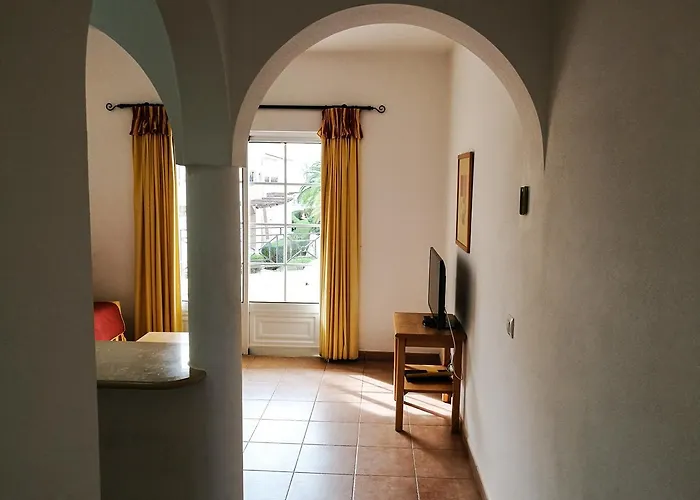 Hotel Club House Cvl 4*