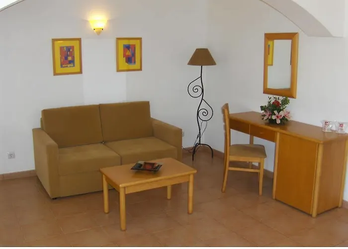 Club House Cvl Hotel